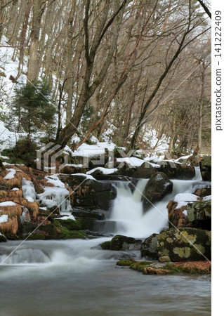 waterfall in the snow waterfall in the snow 141222409