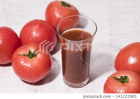 Tomato and tomato juice image 141222905
