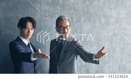 A group of male business professionals. Topics include bosses, subordinates, teamwork, human resources, management, referrals, seminars, mediation, and stage. A group of male business professionals. Topics include bosses, subordinates, teamwork, human resources, management, referrals, seminars, mediation, and stage. 141223624