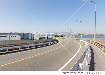 Takasago Bridge connects Takasago and Kakogawa. 141224435