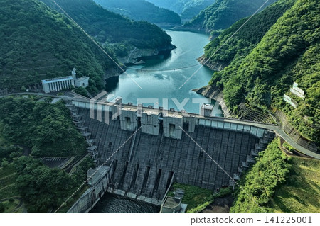 An aerial photograph overlooking the Nagashima Dam and reservoir on the Oi River in Shizuoka Prefecture. An aerial photograph overlooking the Nagashima Dam and reservoir on the Oi River in Shizuoka Prefecture. 141225001