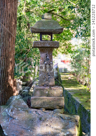 Urinuma Shrine, Permanent Lantern, Kawaramachi, Tottori City, Tottori Prefecture Urinuma Shrine, Permanent Lantern, Kawaramachi, Tottori City, Tottori Prefecture 141228712