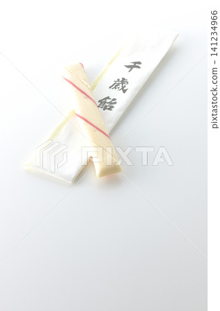 以白色背景拍攝的千歲糖 以白色背景拍攝的千歲糖 141234966
