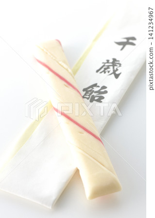 以白色背景拍攝的千歲糖 以白色背景拍攝的千歲糖 141234967
