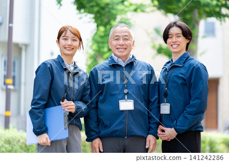 支持社區的工作人員 支持社區的工作人員 141242286