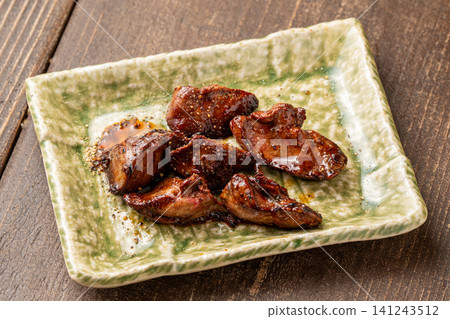 Charcoal-grilled chicken liver with a rich liver flavor Charcoal-grilled chicken liver with a rich liver flavor 141243512