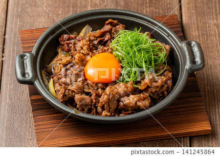 奢華大理石紋牛肉壽喜燒火鍋 奢華大理石紋牛肉壽喜燒火鍋 141245864