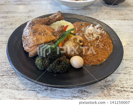 肉末咖哩和雞腿 141250007
