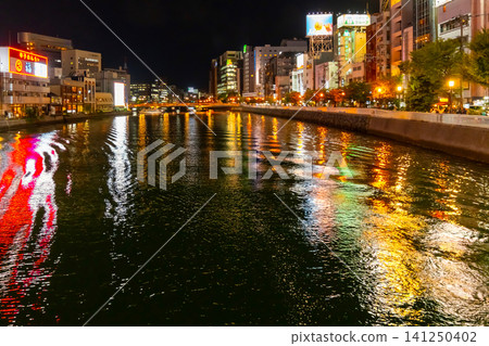 Night view of Nakasu, Hakata, Fukuoka Prefecture Night view of Nakasu, Hakata, Fukuoka Prefecture 141250402