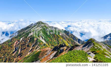 秋季徒步攀登哈里諾基山和蓮華山（從哈里諾基山頂眺望蓮華山） 141251105