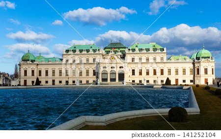 Belvedere complex with upper palace and water basin in Vienna, Austria Belvedere complex with upper palace and water basin in Vienna, Austria 141252104