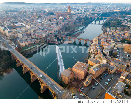 The ancient city of Albi at sunrise. View from above 141252164