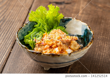 自製馬鈴薯沙拉－居酒屋（日本酒吧）的必備菜餚。 141252514