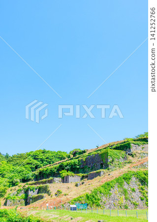 初夏時節,位於新潟縣佐渡市佐渡島北澤浮選廠舊址 初夏時節,位於新潟縣佐渡市佐渡島北澤浮選廠舊址 141252766