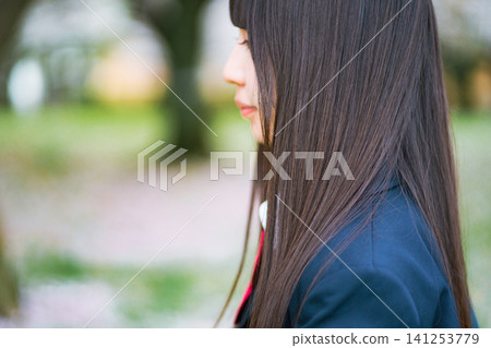 高中女生 側臉 側面 141253779