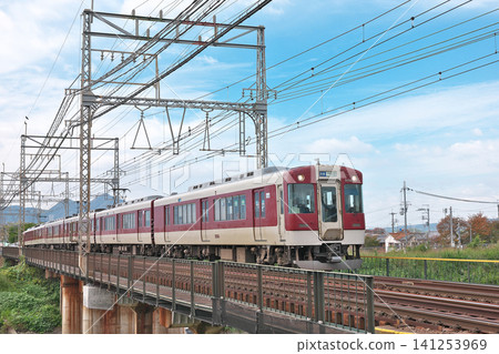 [Kintetsu commuter trains] 141253969