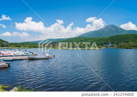 Lake Shirakaba in Shinshu (Nagano Prefecture) Lake Shirakaba in Shinshu (Nagano Prefecture) 141254808