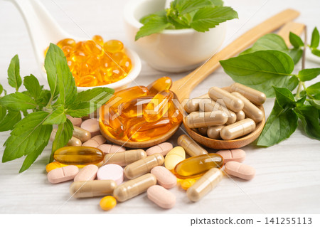 Fish oil vitamin with EPA and DHA,Alternative medicine herbal organic capsule with vitamin E omega 3. Fish oil vitamin with EPA and DHA,Alternative medicine herbal organic capsule with vitamin E omega 3. 141255113