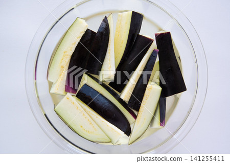 Remove bitterness from eggplant Remove bitterness from eggplant 141255411