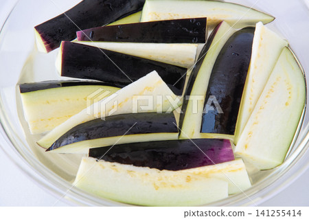Remove bitterness from eggplant Remove bitterness from eggplant 141255414