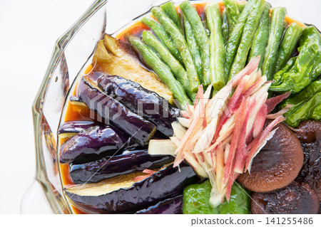 油炸夏季蔬菜 油炸夏季蔬菜 141255486