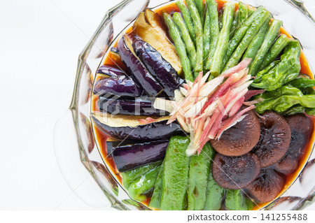 油炸夏季蔬菜 油炸夏季蔬菜 141255488