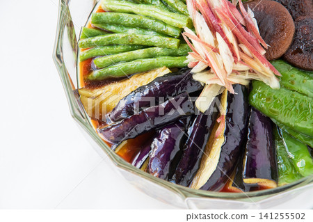 油炸的夏季蔬菜 油炸的夏季蔬菜 141255502