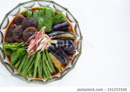 油炸的夏季蔬菜 油炸的夏季蔬菜 141255506