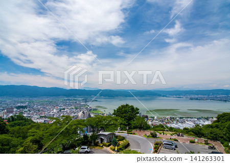 夏季從立石公園可以欣賞到諏訪湖及其周邊地區的壯麗景色(長野縣詰訪市) 夏季從立石公園可以欣賞到諏訪湖及其周邊地區的壯麗景色(長野縣詰訪市) 141263301