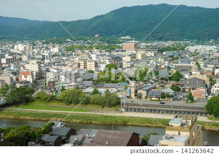 從京都大倉酒店眺望東山區的景色(攝於2026年7月) 從京都大倉酒店眺望東山區的景色(攝於2026年7月) 141263642