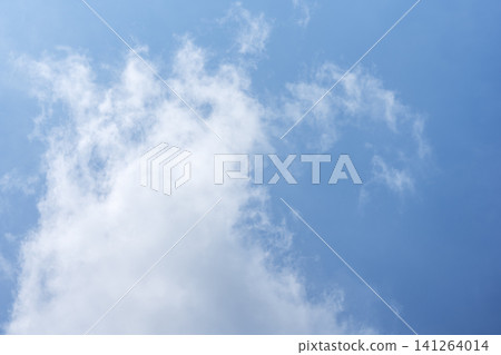 Blue sky, summer sky, clear summer sky, July image [Tokyo] 141264014