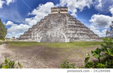 El Castillo Pyramid at Chichen Itza Mexico El Castillo Pyramid at Chichen Itza Mexico 141264986