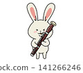 一隻可愛的小動物正在演奏巴鬆管：一隻兔子 141266246