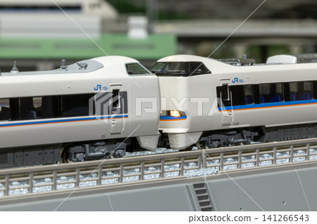 Model train 683 series Limited Express Shirasagi (through type) after coupling 141266543