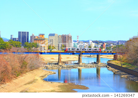 愛知縣岡崎市,岡崎市街景及名鐵列車 愛知縣岡崎市,岡崎市街景及名鐵列車 141269347