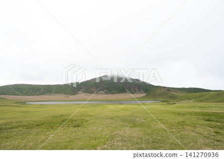 熊本縣阿蘇草千里濱 - 清新綠色景觀 熊本縣阿蘇草千里濱 - 清新綠色景觀 141270936