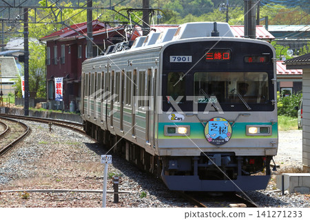 [CR] Chichibu Railway 7800 series train (2-car train: one-man operation) 141271233
