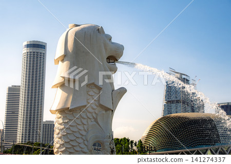 Singapore: The Merlion that powerfully spouts water and the distinctive Esplanade Theatres Singapore: The Merlion that powerfully spouts water and the distinctive Esplanade Theatres 141274337