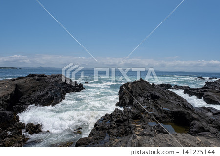 Waves crashing against the rocky shore of Jogashima Island in Miura City Waves crashing against the rocky shore of Jogashima Island in Miura City 141275144