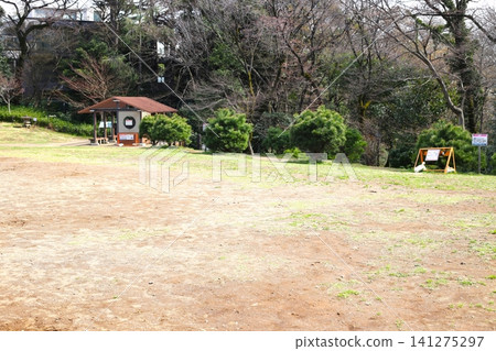 Lawn Square Lawn Square 141275297