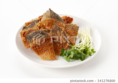 Deep-fried flounder, bone crackers Deep-fried flounder, bone crackers 141276800