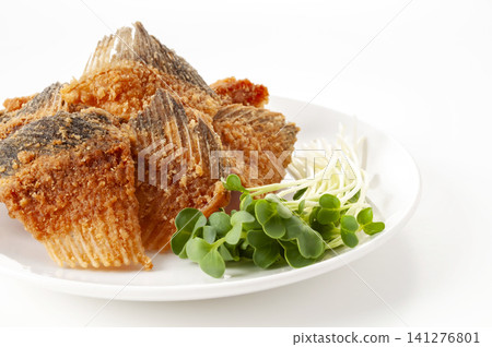 Deep-fried flounder, bone crackers Deep-fried flounder, bone crackers 141276801