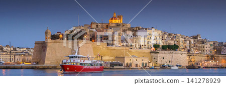 VALLETTA, MALTA - NOVEMBER 12, 2018 - Panoramic view of the Grand Harbor Tricity bay, Birgu and Senglea islands with ships and boats in the port 141278929
