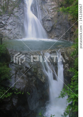 The Nunobiki Falls, whose water volume has increased after heavy rain. The Nunobiki Falls, whose water volume has increased after heavy rain. 141280067