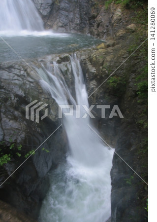 The Nunobiki Falls, whose water volume has increased after heavy rain. The Nunobiki Falls, whose water volume has increased after heavy rain. 141280069