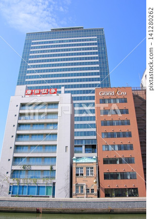大阪淀屋橋北濱地區的復古建築 大阪淀屋橋北濱地區的復古建築 141280262