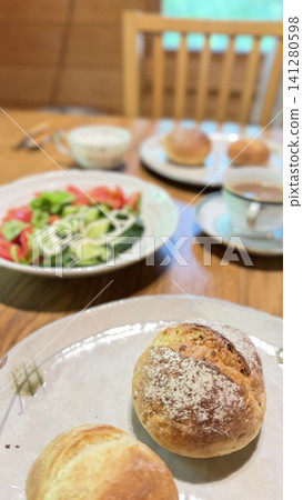 【西餐】夏日小木屋裡的早餐 【西餐】夏日小木屋裡的早餐 141280598