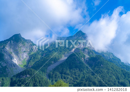 [Summer Mountain Footage] Mt. Myojin as seen from Kamikochi [Nagano Prefecture] 141282018