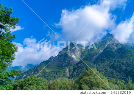 [Summer Mountain Footage] Mt. Myojin as seen from Kamikochi [Nagano Prefecture] 141282019