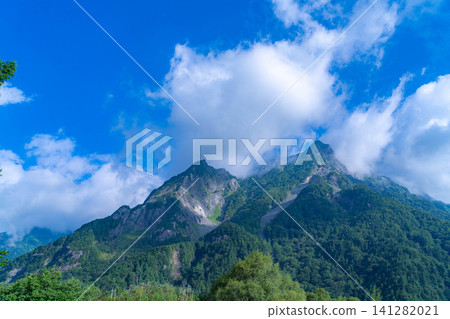 [Summer Mountain Footage] Mt. Myojin as seen from Kamikochi [Nagano Prefecture] 141282021